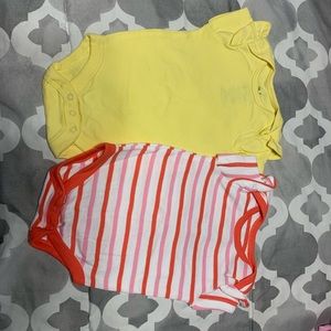 2 baby favorite bodysuits